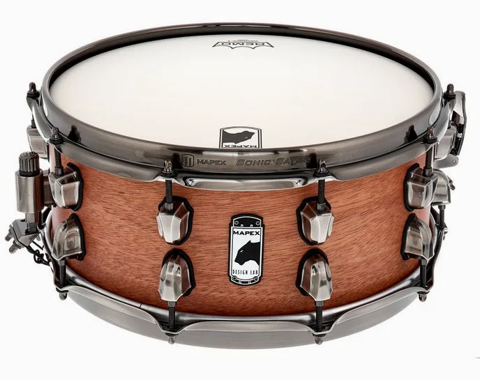 Mapex 14"x06" DL Heartbreaker NSW, de face sur fond neutre