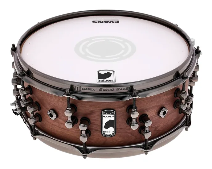 Mapex 14"x5,5" DL"The Machine" Snare, de face sur fond neutre