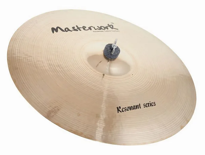 Masterwork 18" Resonant Crash, de face sur fond neutre