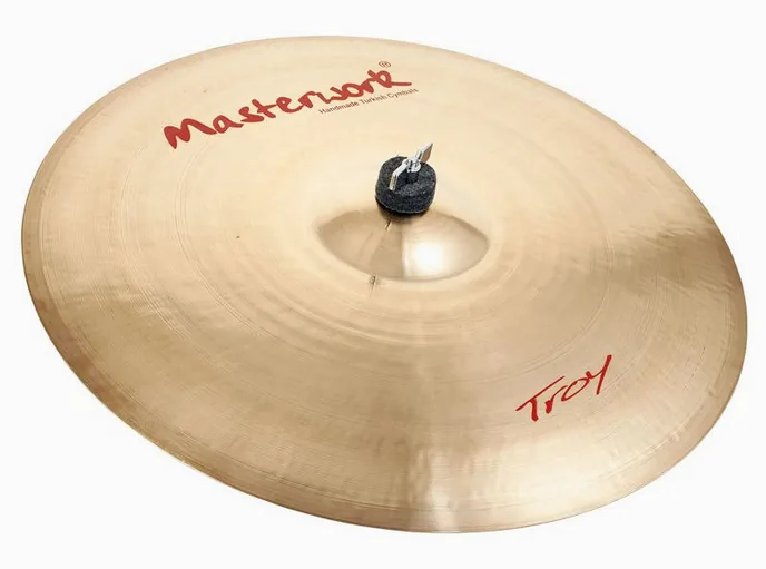 Masterwork 18" Troy Crash, sur fond neutre