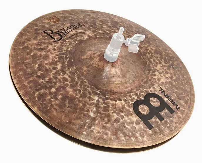 Meinl 13" Byzance Dark Hi-Hat, sur fond neutre