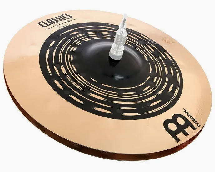 Meinl 15" Classics Cust. Dual Hi-Hat, sur fond neutre