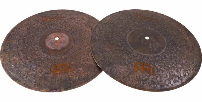 Meinl 16" Byzance Extra Dry Hi-Hat, de face sur fond neutre