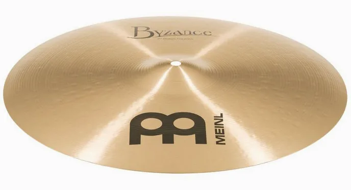 Meinl 17" Byzance Medium Thin Crash, sur fond neutre