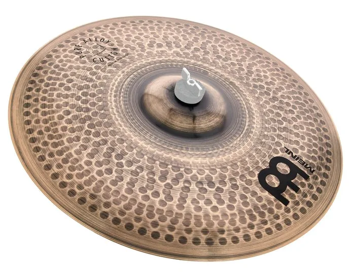 Meinl 17" Pure Alloy Custom Crash, sur fond neutre
