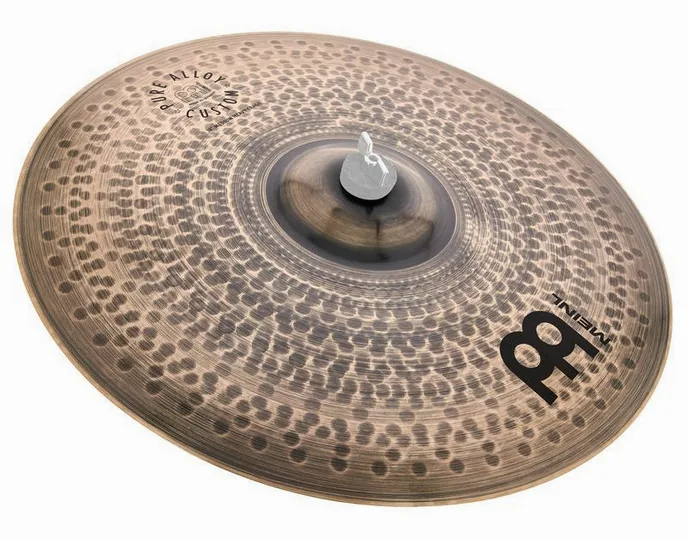 Meinl 18" Pure Alloy Cust. M-H Crash, sur fond neutre