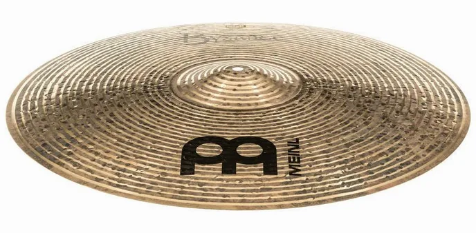 Meinl 22" Byzance Dark Spectrum Ride, de face sur fond neutre