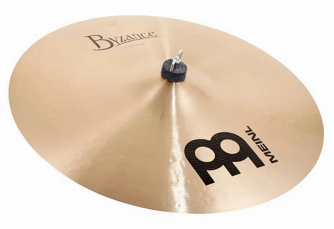 Meinl 18" Byzance Medium Crash, sur fond neutre