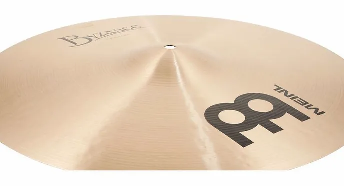 Meinl 18" Byzance Medium Crash, vue de trois quarts, photo 3