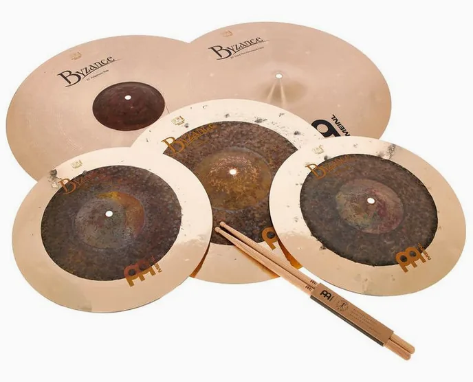 Meinl Byzance Assorted Cymbal Set, de face sur fond neutre