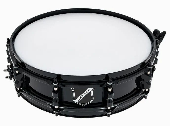 Millenium 13"x3,5" Black Beast Snare, vue de près, de face