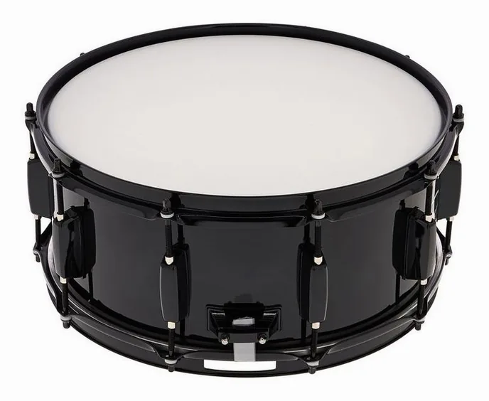 Millenium SD-148A Black Beast Snare, vue de trois quarts, photo 2