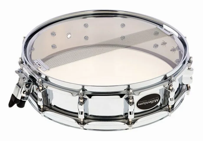 Millenium 14"x3,5" Piccolo Steel Snare, vue de trois quarts, photo 4