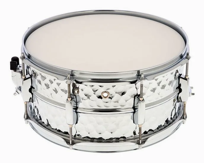 Millenium 14"x6,5" Hammer Steel Snare, vue de trois quarts, photo 3