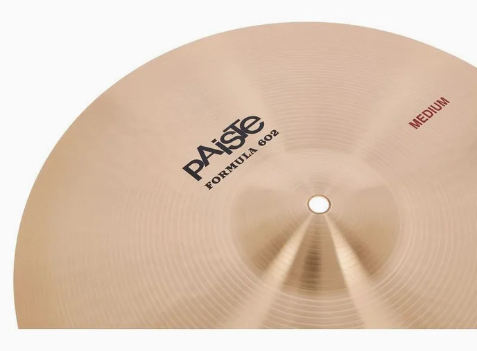 Paiste 16" 602 Medium Crash, sur fond neutre, photo 3
