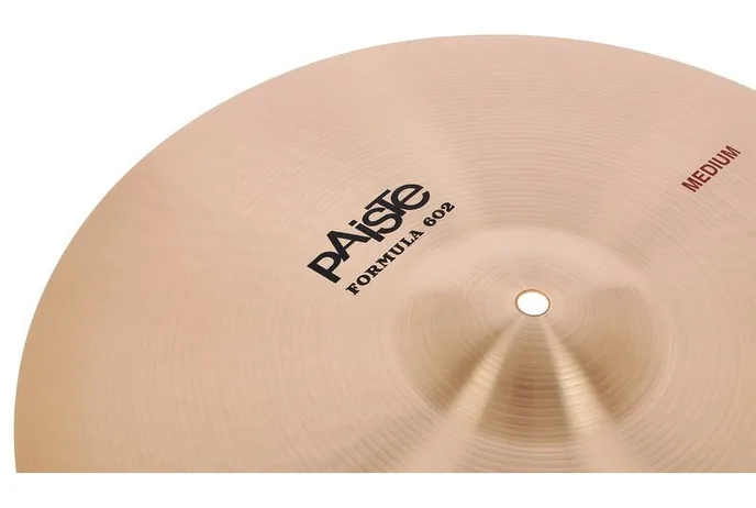 Paiste 17" 602 Medium Crash, sur fond neutre, photo 3