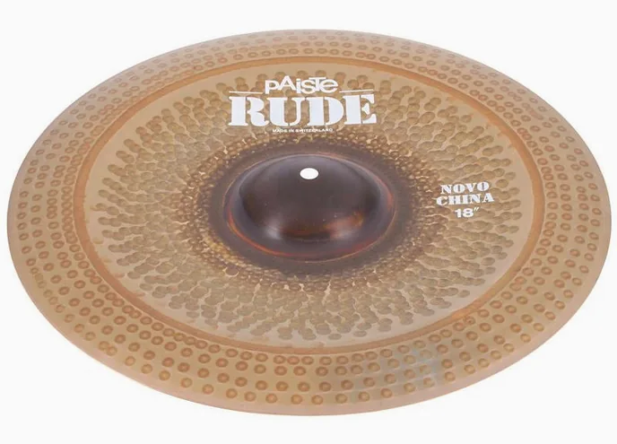 Paiste 18" Rude Novo China, sur fond neutre