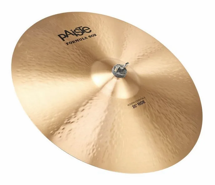 Paiste 20" 602 Mod. Essentials Ride, de face sur fond neutre