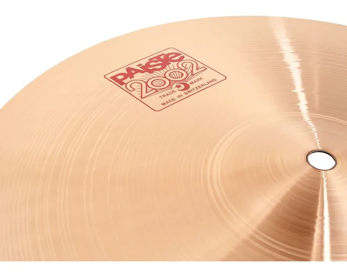 Paiste 2002 Classic 14" Medium Hi-Hat, sur fond neutre, photo 4