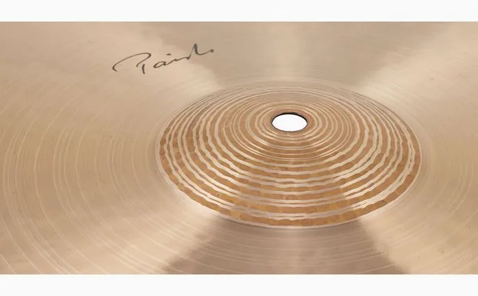 Paiste 14" Traditional Medium Hi-Hat, sur fond neutre, photo 4