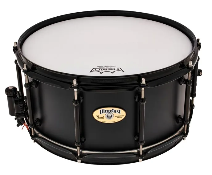 Pearl 14"x6,5" Ultra Cast Snare, vue de face