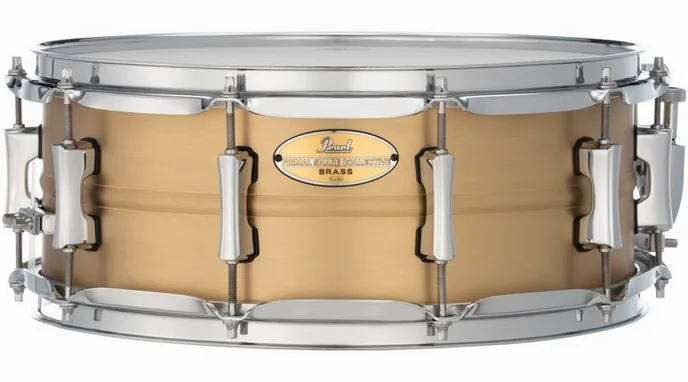 Pearl 14"x5,5" Primal Col. Brass SD, de face sur fond neutre
