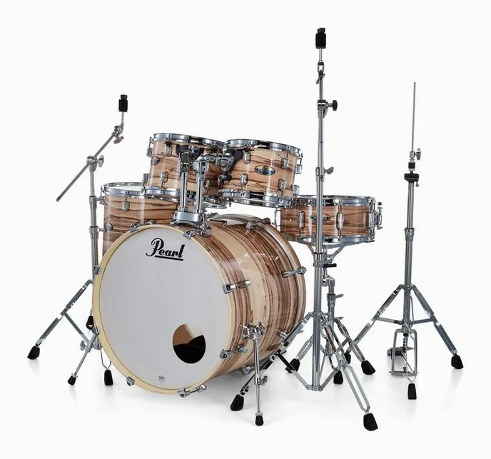 Pearl Decade Maple St. Exotic Maple, de face sur fond neutre