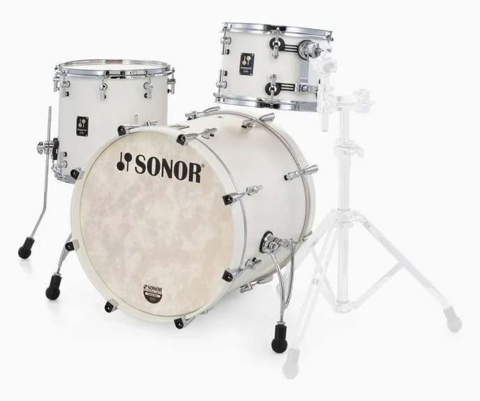Sonor MOMENTUM 320 Maple Set SPW, de face sur fond neutre