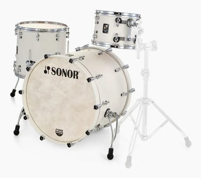 Sonor MOMENTUM 322 Maple Set SPW, de face sur fond neutre