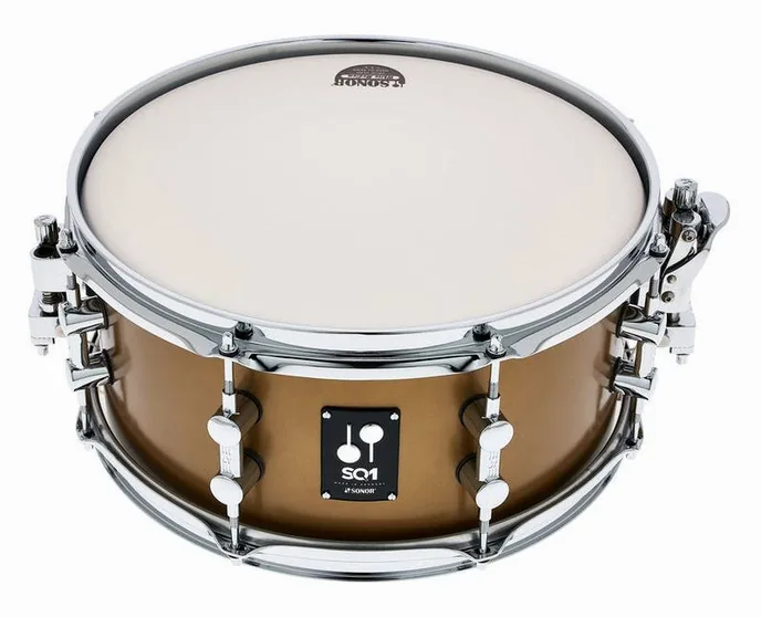 Sonor SQ1 13"x6" Snare Satin Gold, de face sur fond neutre