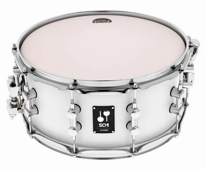 Sonor SQ1 14"x6,5" Snare SP White, de face sur fond neutre