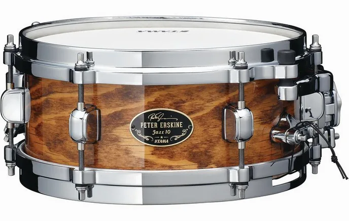 Tama 10"x4,5" Peter Erskine Snare, vue de près, de face