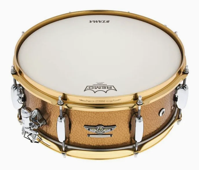 Tama 14"x5,5" Star Reserve Brass, de face sur fond neutre