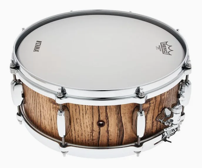 Tama 14"x5,5" Star Walnut Snare RSC, vue de trois quarts, photo 3