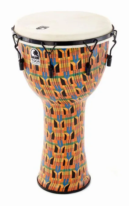 Toca SFDMX-14KB 14" Freest. Djembe, de face sur fond neutre