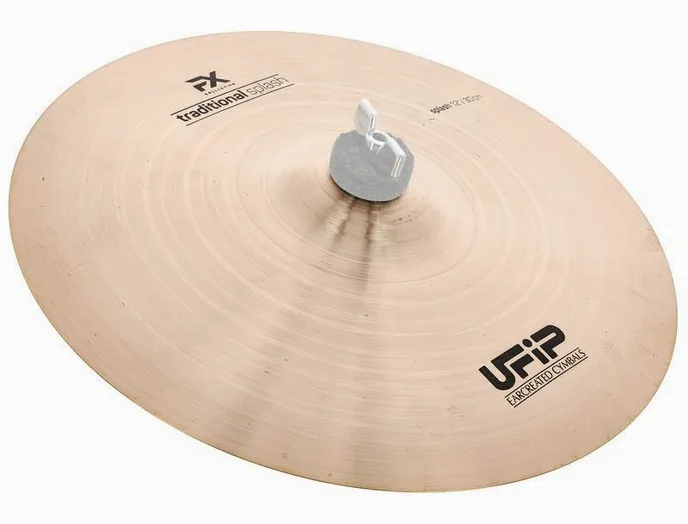 Ufip 12" FX Traditional Spl. Medium, de face sur fond neutre
