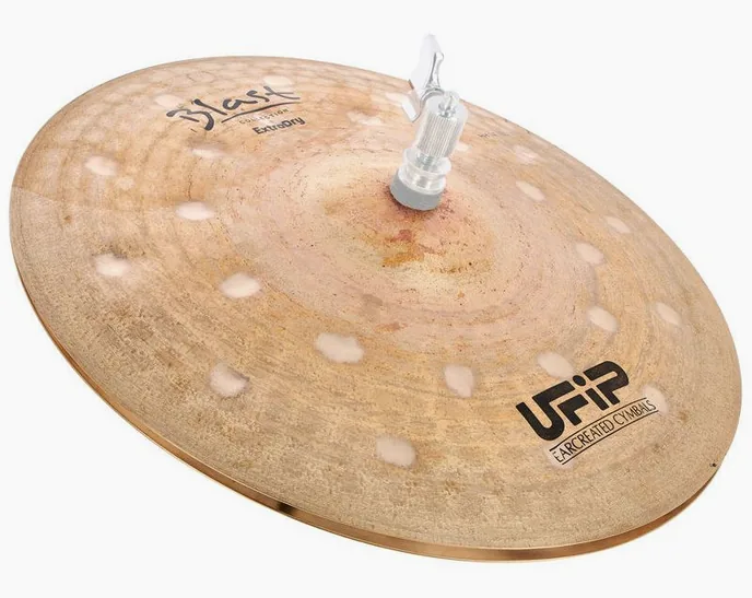 Ufip 14" Blast Extra Dry Hi-Hat, vue de près, de face