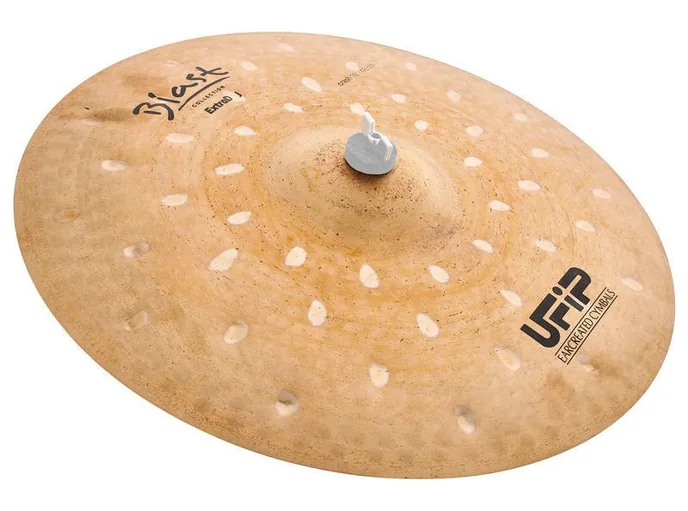 Ufip 19" Blast Extra Dry Crash, vue de face