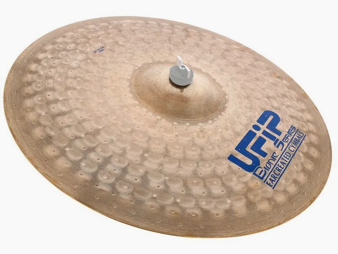 Ufip 20" Bionic Series Medium Ride, sur fond neutre