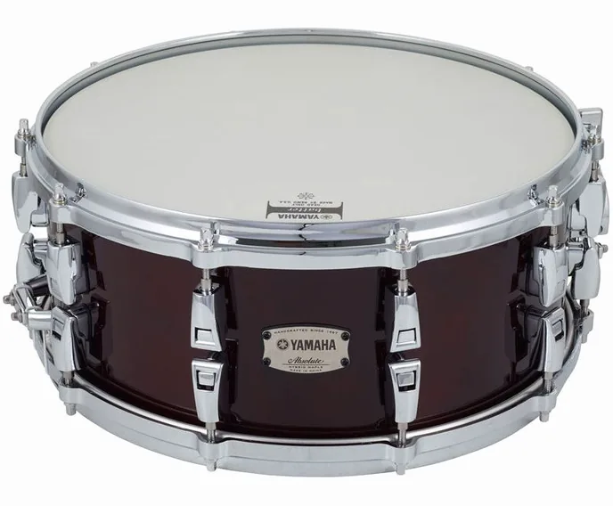 Yamaha 14"x06" Abs. Hybrid Snare -WLN, de face sur fond neutre