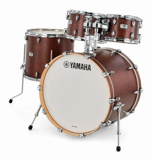 Yamaha 22" Tour Custom Set Chocolate, de face sur fond neutre