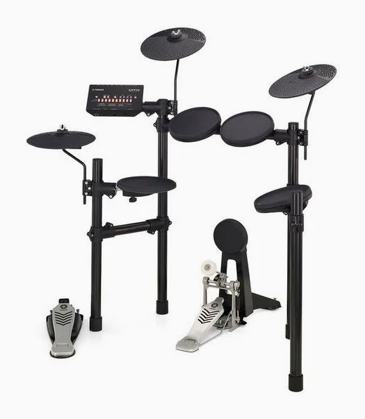 Yamaha DTX452K E-Drum Set, de face sur fond neutre