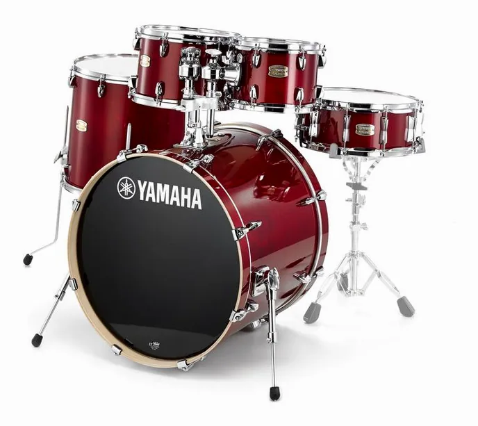Yamaha Stage Custom Standard -CR, vue de face