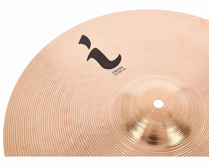 Zildjian 16" I Family Crash medium-thin, sur fond neutre, photo 3