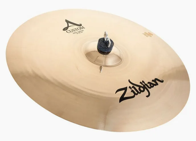 Zildjian 17" A-Custom Fast Crash, de face sur fond neutre