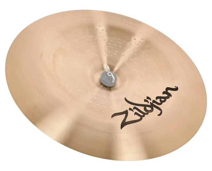 Zildjian 17" K-Custom Dark China, de face sur fond neutre