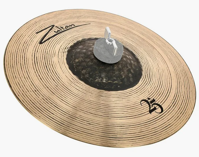 Zultan 10" Splash 25, de face sur fond neutre