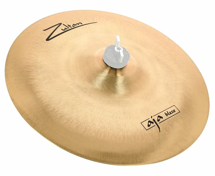 Zultan 12" Aja Blaze Splash, de face sur fond neutre