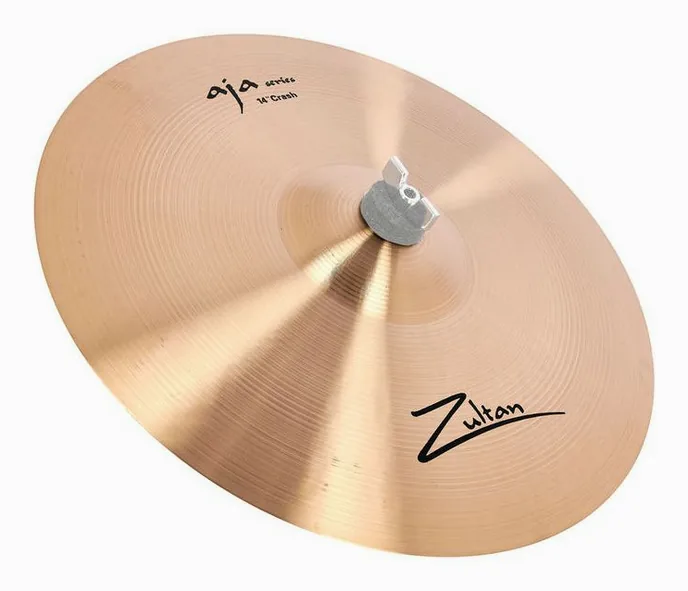 Zultan 14" Aja Crash, sur fond neutre