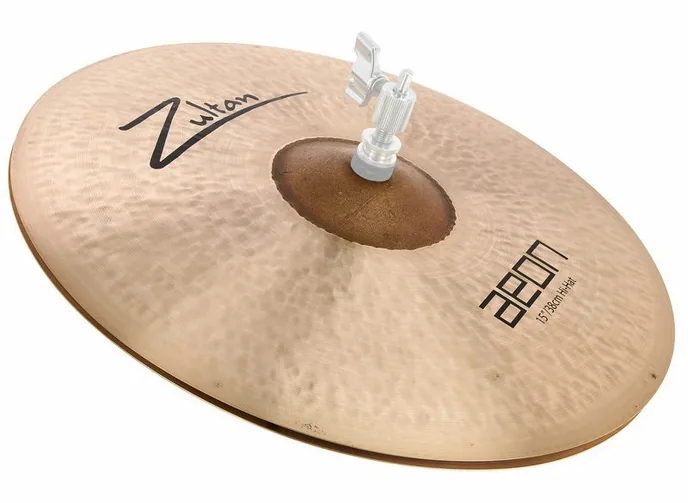 Zultan 15" Aeon Hi-Hat, de face sur fond neutre